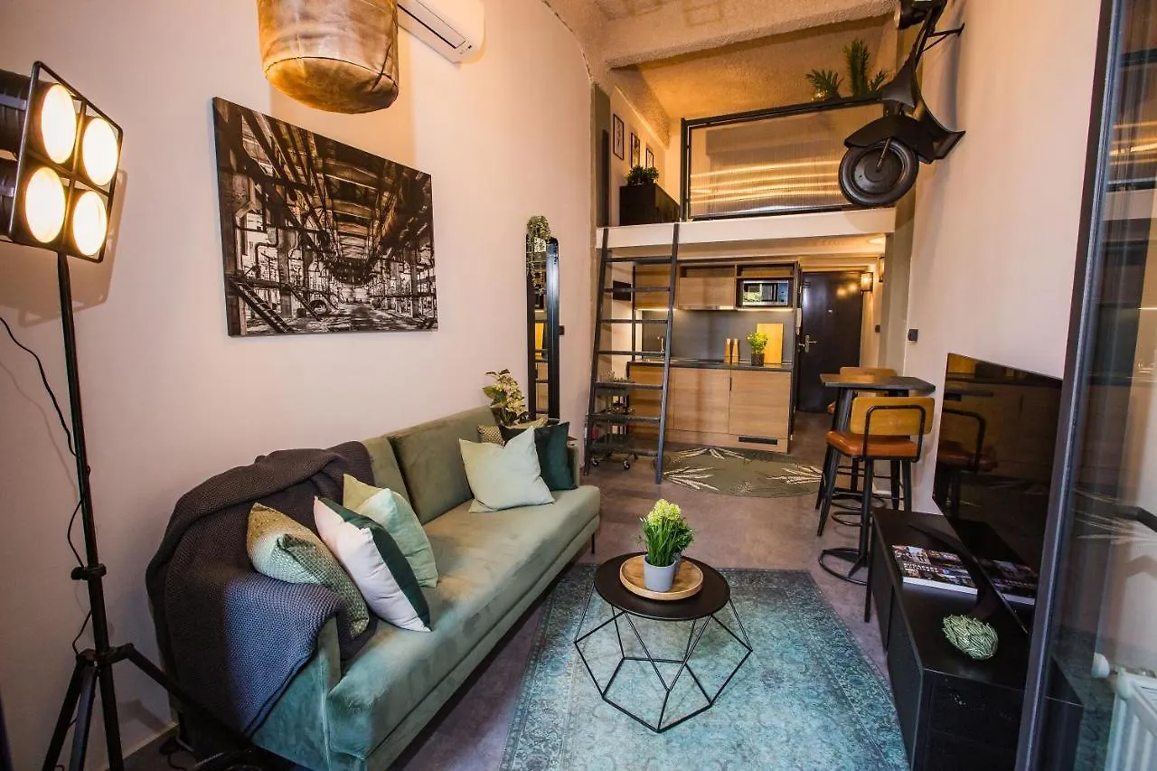 Apartment Urbanjungle - Your Trendy Loft In Central Budapest