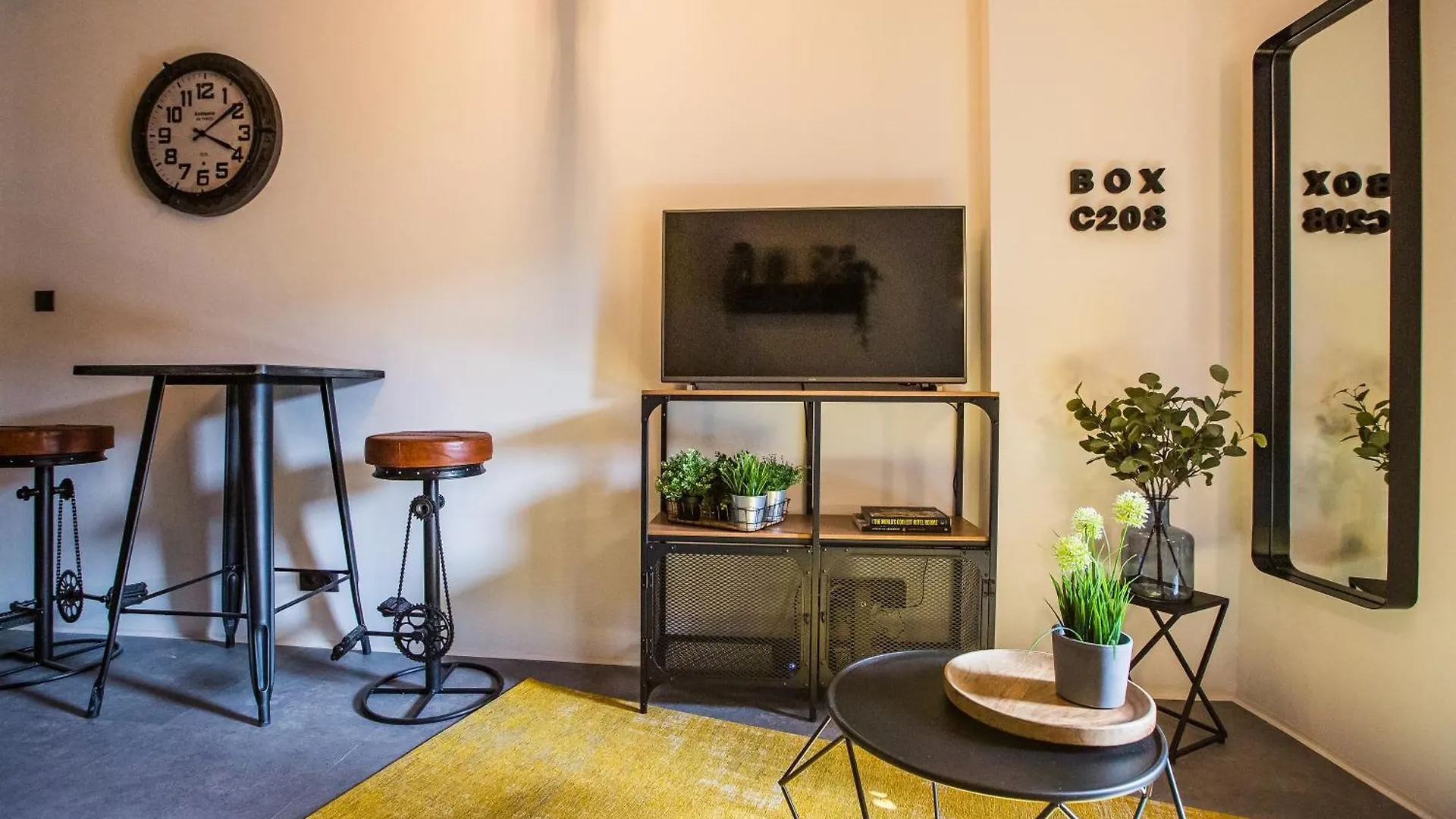 Apartment Urbanjungle - Your Trendy Loft In Central Budapest