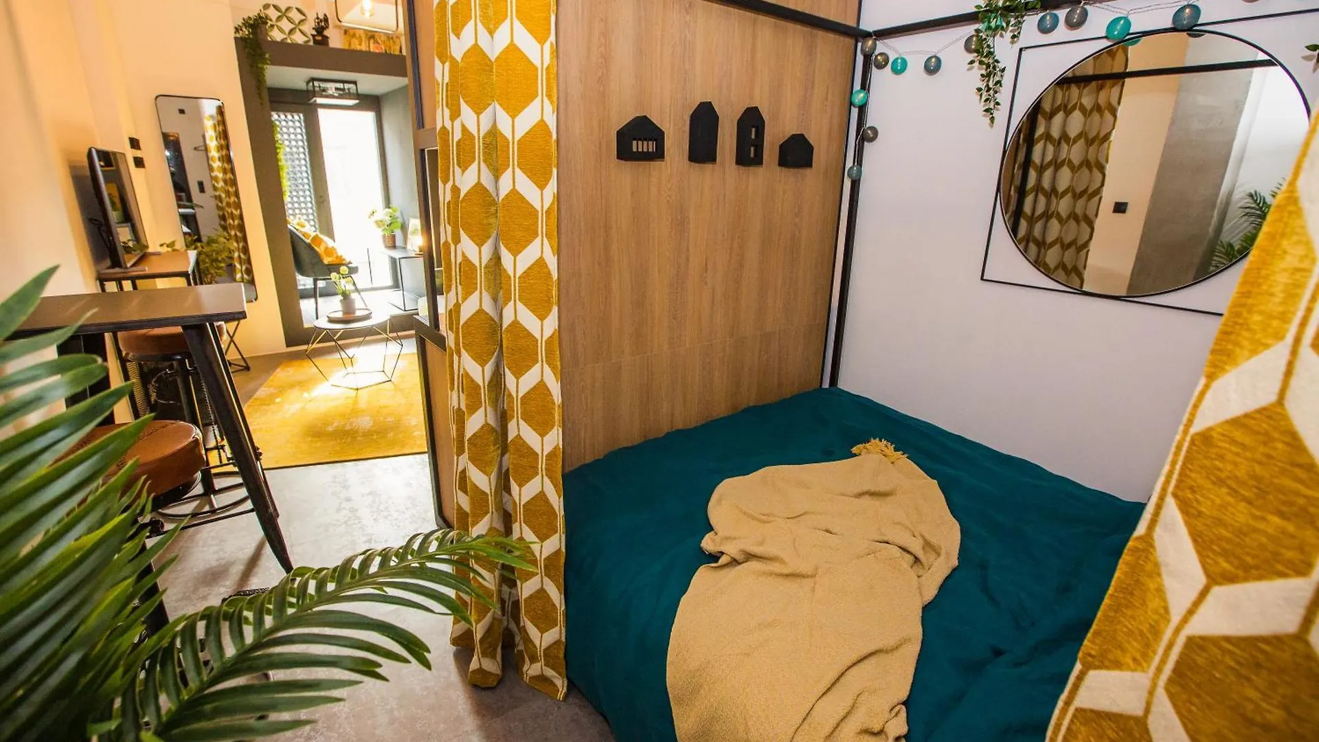 Apartment Urbanjungle - Your Trendy Loft In Central Budapest