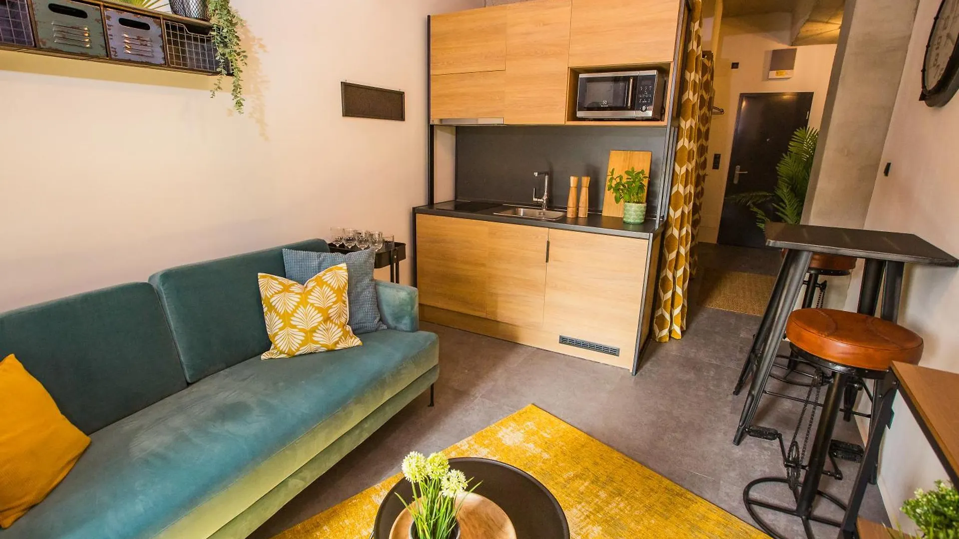 Urbanjungle - Your Trendy Loft In Central Budapest Hungary
